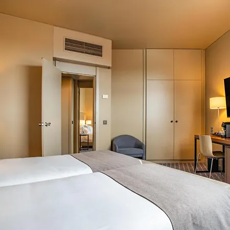 Dom Henrique - Downtown 4*