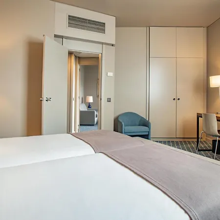 Dom Henrique - Downtown Отель 4*
