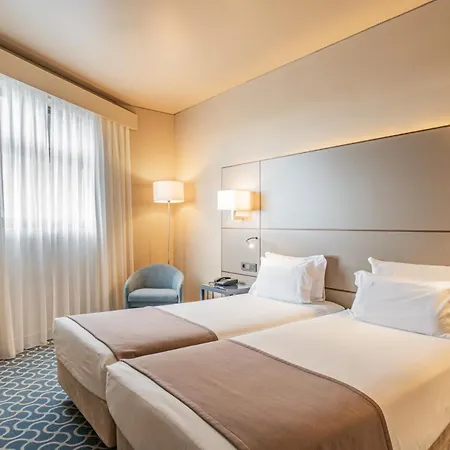Dom Henrique - Downtown Отель 4*
