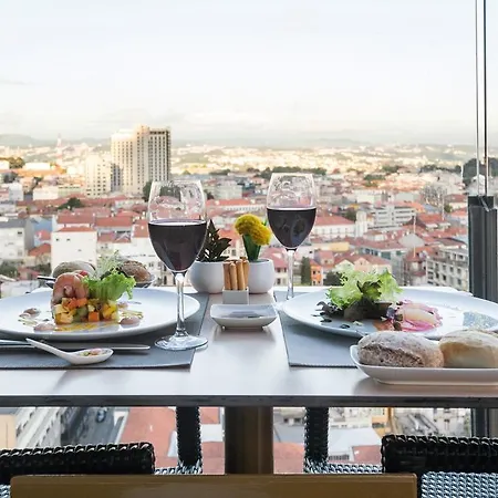 Dom Henrique - Downtown Oporto