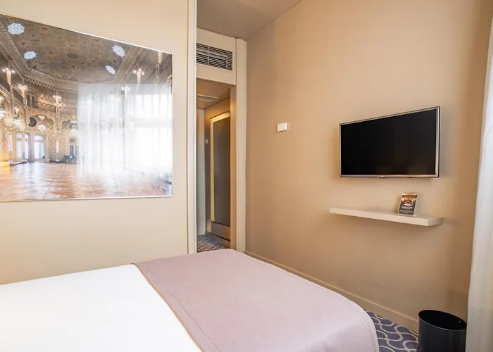 Dom Henrique - Downtown Hotell