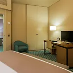 Dom Henrique - Downtown