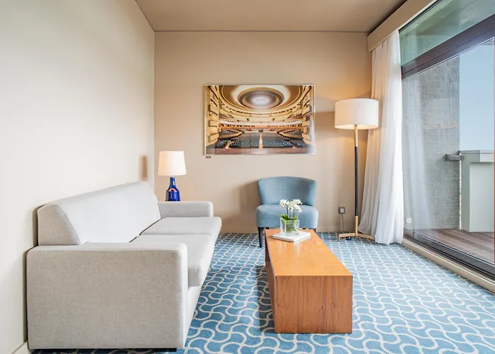 Dom Henrique - Downtown 4*