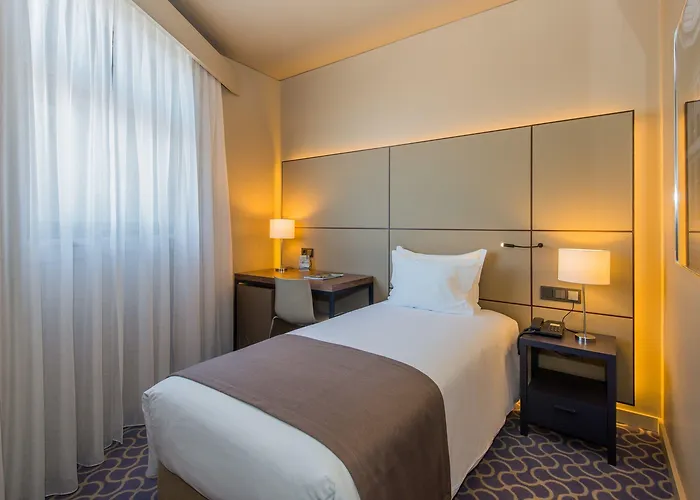 Dom Henrique - Downtown 4* Oporto