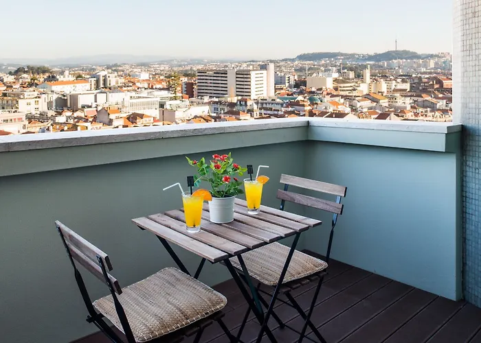 Dom Henrique - Downtown Oporto