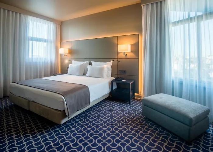 Dom Henrique - Downtown Porto