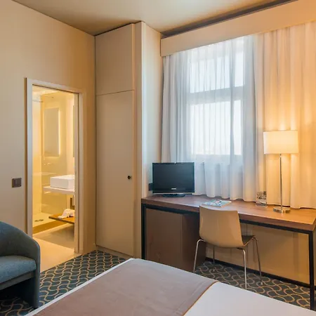 Hotel Dom Henrique - Downtown 4*