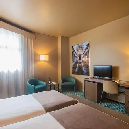 Dom Henrique - Downtown Hotel
