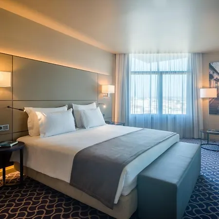 Dom Henrique - Downtown Hotel