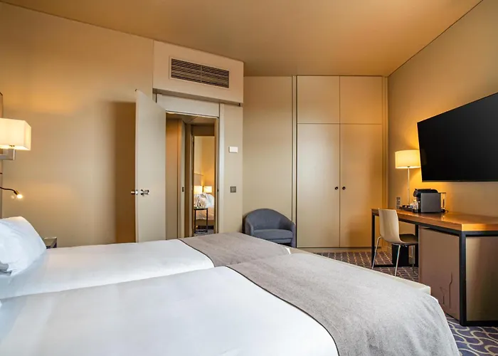 Dom Henrique - Downtown 4*