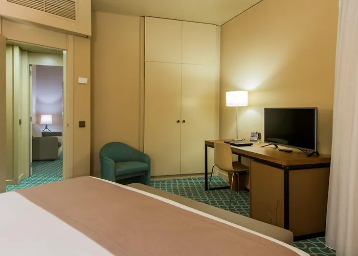 Dom Henrique - Downtown