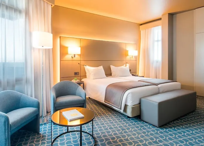 Dom Henrique - Downtown 4*